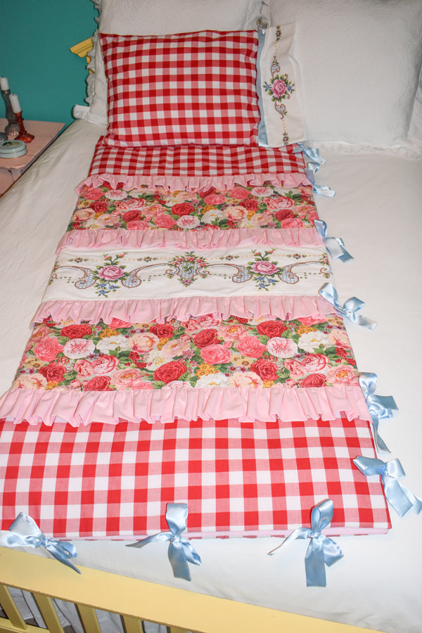 Claire Sleeping Bag & Pillowcase