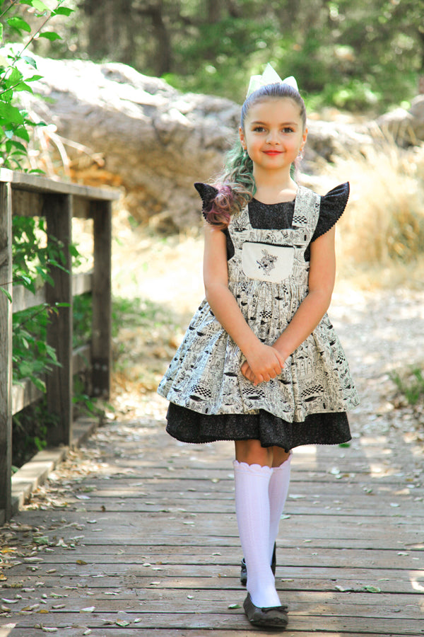 Vivi Pinafore