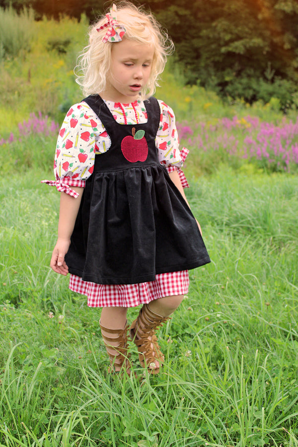 Vivi Pinafore