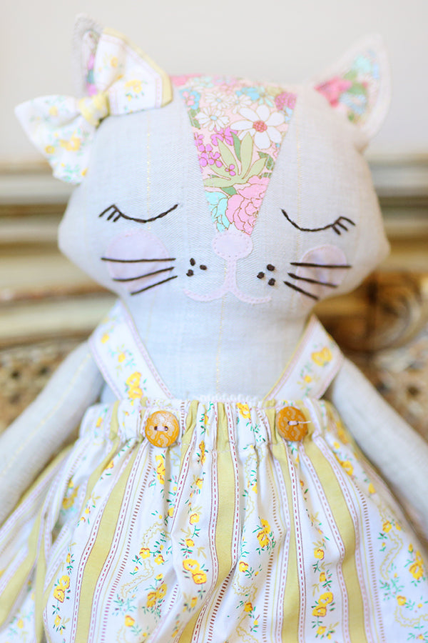 Cat Sewing Pattern, Cat Plush Digital Pattern, Stuffed Animal Sewing  Pattern Sew a Handmade Cat Plushie for a Gift 