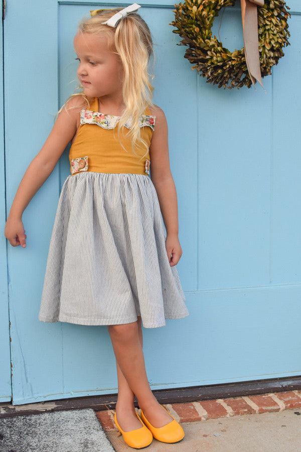 ワンピース Caramel  GINGER DRESS VINTAGE FLORAL There's No One Else Metallic Floral Dress (Ginger) · NanaMacs