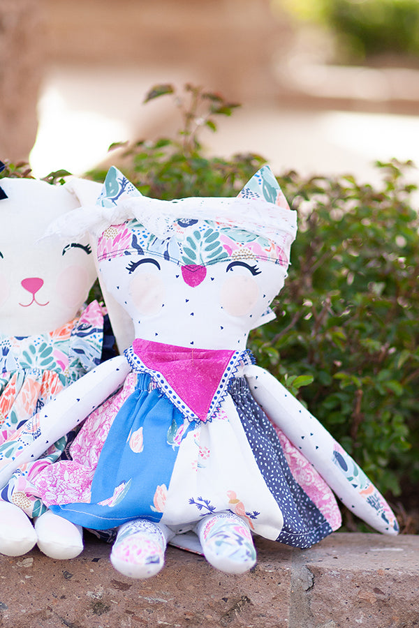 Fiona Fox 18 fiona-fox-18-stuffie-animal-pattern-violette-field-threads